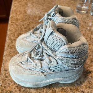 Yeezy boots (toddler)